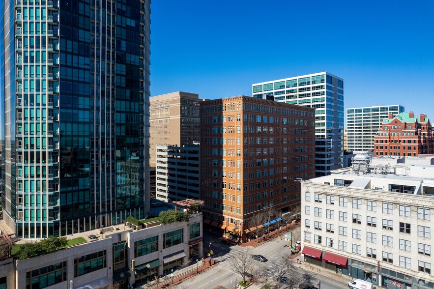 More Photos Of 420 Throckmorton St, Fort Worth Office For Lease