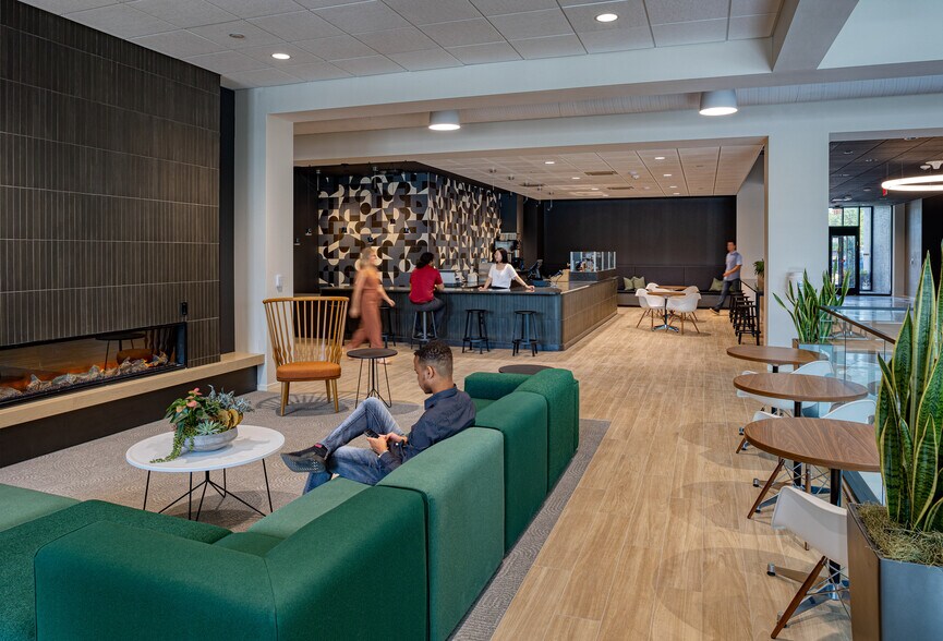 More Photos Of 12645 Olive Blvd, Creve Coeur Coworking Space