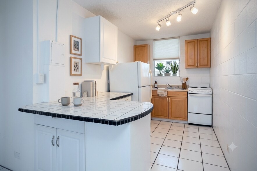 More Photos Of 1917 Algaroba St, Honolulu Apartments For Sale