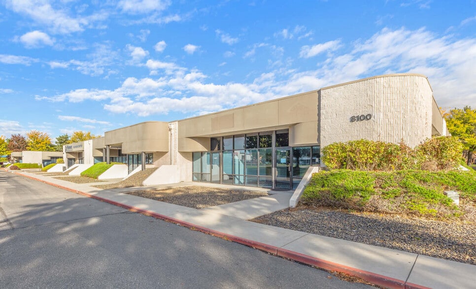 More Photos Of 8100 Emerald St, Boise Office For Sale
