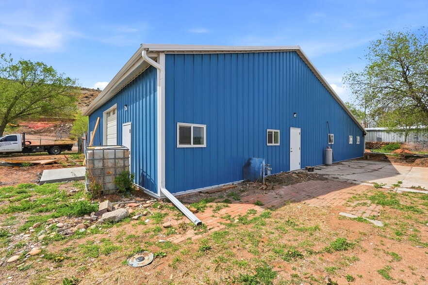 More Photos Of 627 S 31st St, Colorado Springs Light Manufacturing For Sale