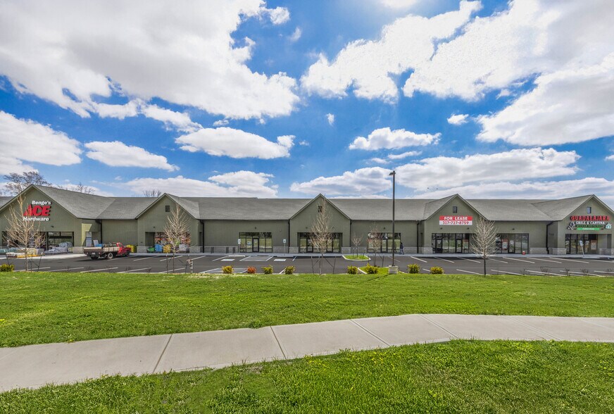 More Photos Of 7010 Five Points Rd, Indianapolis Storefront For Lease