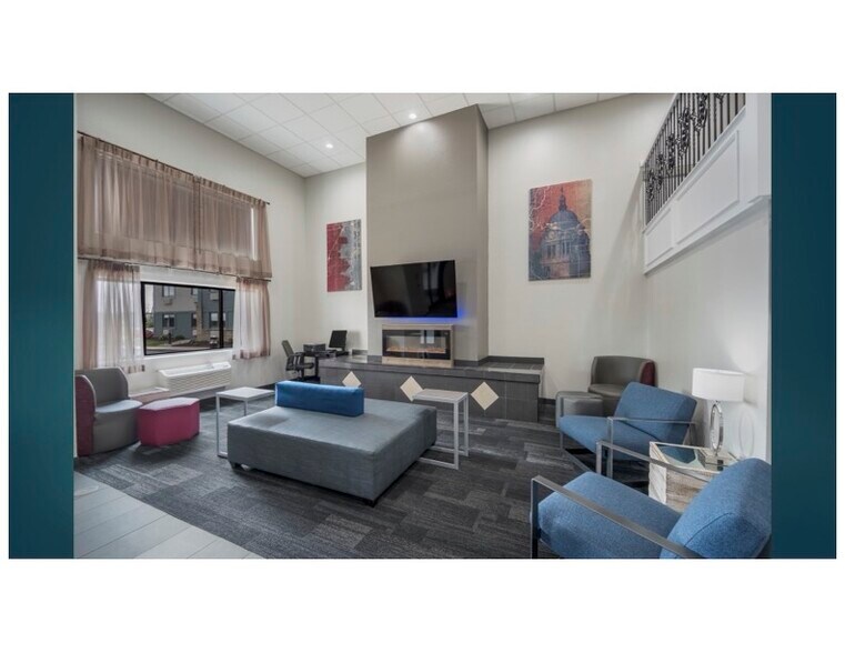 More Photos Of 2902 E DuPont Rd, Fort Wayne Hotel For Sale