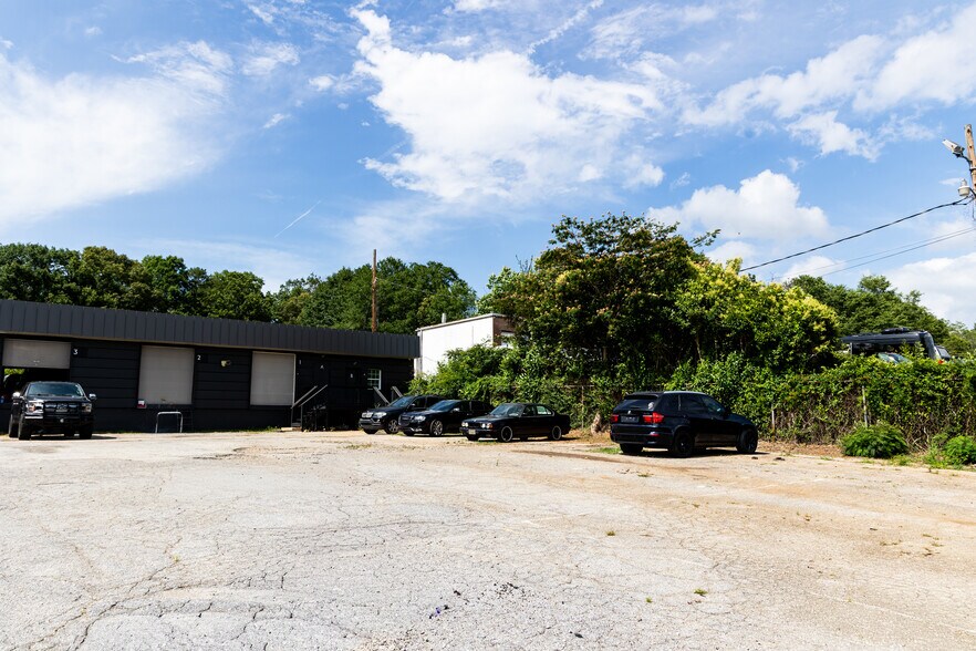 More Photos Of 860 W Main St, Spartanburg Light Distribution For Sale