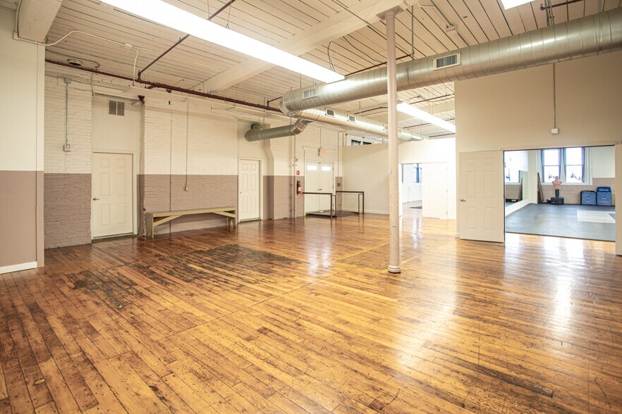 More Photos Of 145 Globe St, Fall River Office For Sale