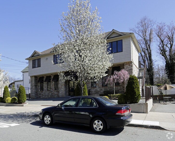 More Photos Of 21 Prall Ave, Staten Island Office Residential For Sale