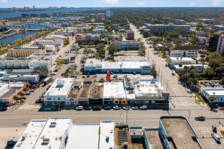 More Photos Of 141 W International Speedway Blvd, Daytona Beach Storefront For Sale