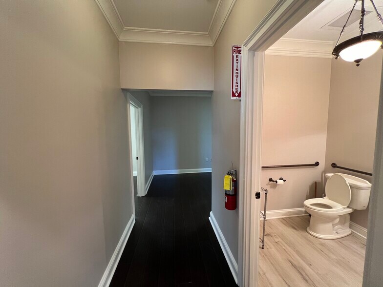 More Photos Of 3040 Highlands Pky, Smyrna Coworking Space