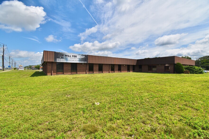 More Photos Of 1 Corporate Dr, Windsor Locks Office For Sale