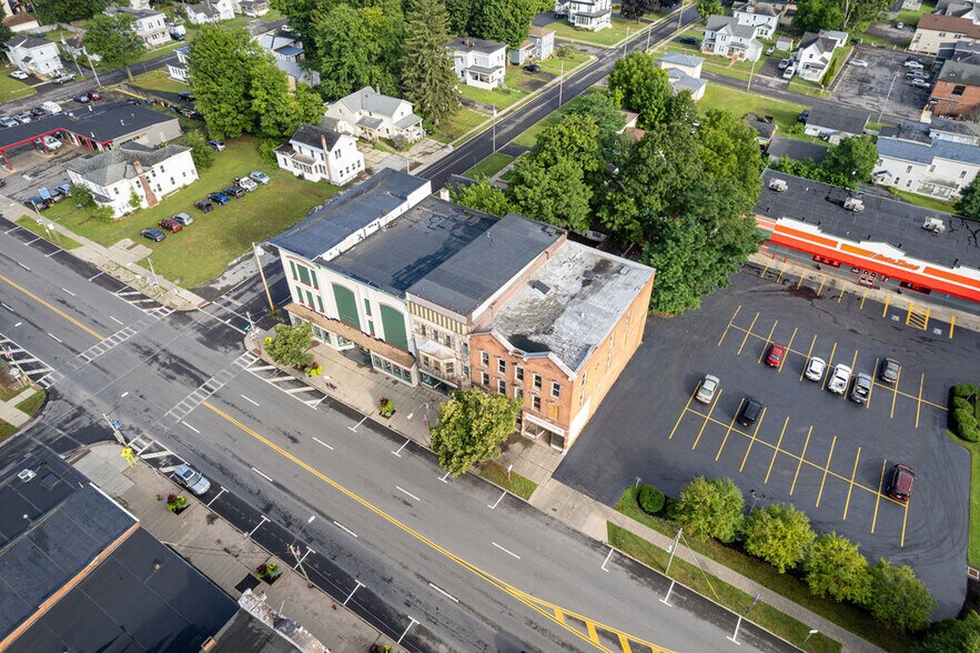 More Photos Of 114-116 W Broadway, Fulton Multifamily For Sale
