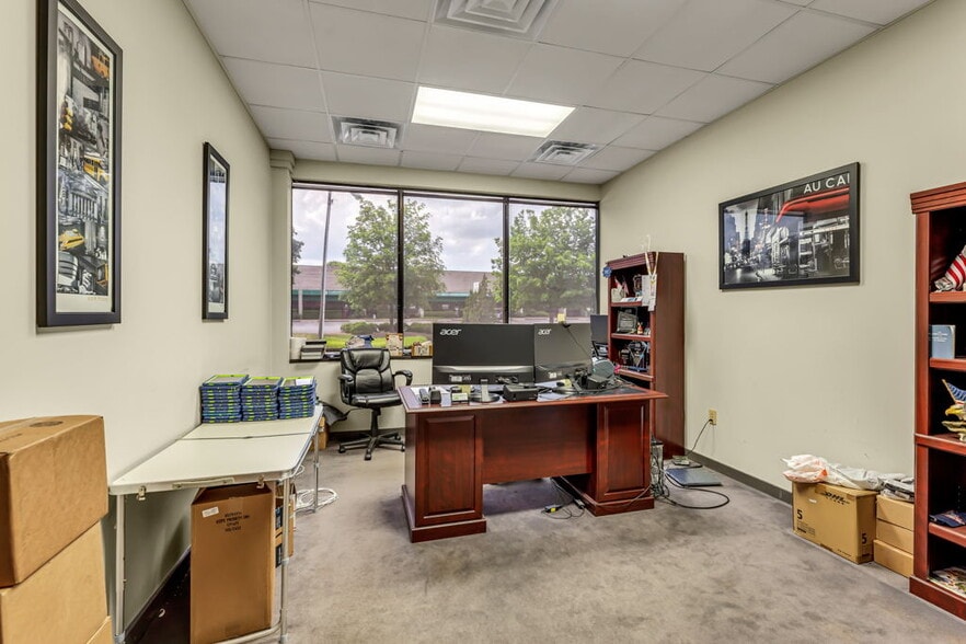 More Photos Of 115 Pomona Dr, Greensboro Office Residential For Lease