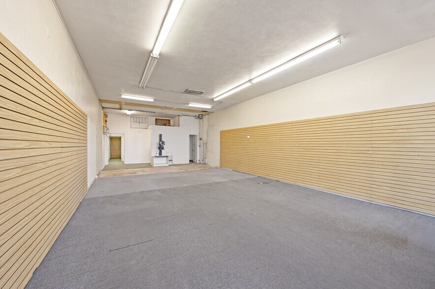 More Photos Of 1005 S St Francis Rd, Santa Fe General Retail For Sale