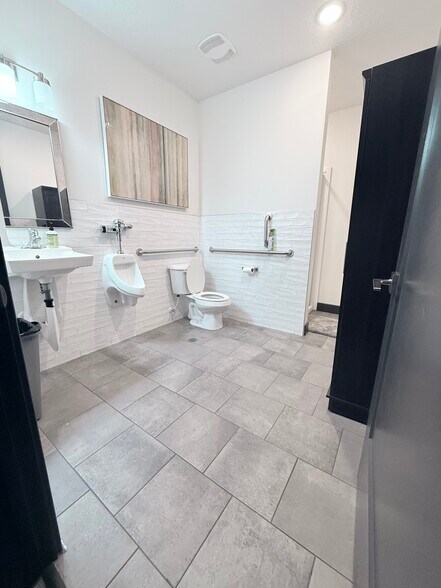 More Photos Of 4685 S Highland Dr, Holladay Office For Lease