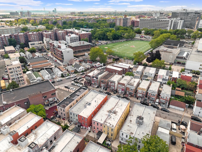 More Photos Of 18 Brighton 4th Ter, Brooklyn Apartments For Sale