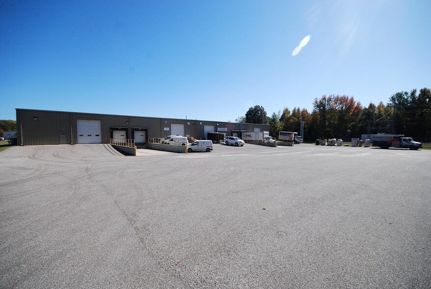More Photos Of 2192 Express Dr, Jackson Distribution For Lease