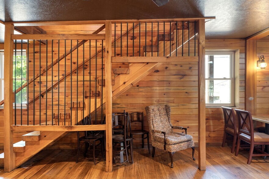 More Photos Of 552 Main St, Apalachin General Retail For Sale