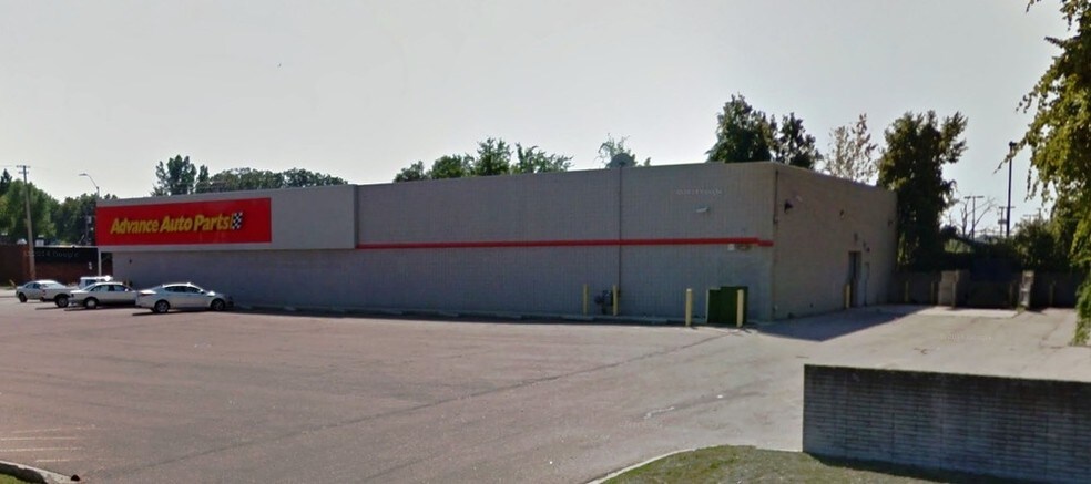 More Photos Of 17455 E Warren Ave, Detroit Freestanding For Lease