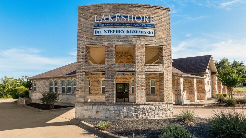 More Photos Of 1305 Paluxy Rd, Granbury Medical For Sale