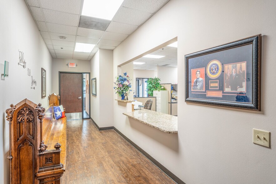 More Photos Of 1444 N Central Expy, McKinney Office For Sale