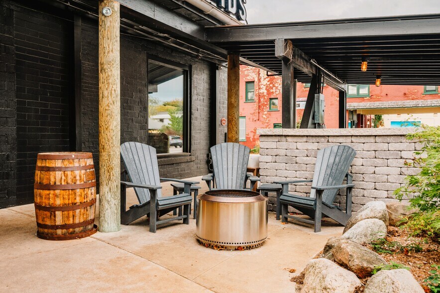 More Photos Of 151 River St, Elk Rapids General Retail For Sale