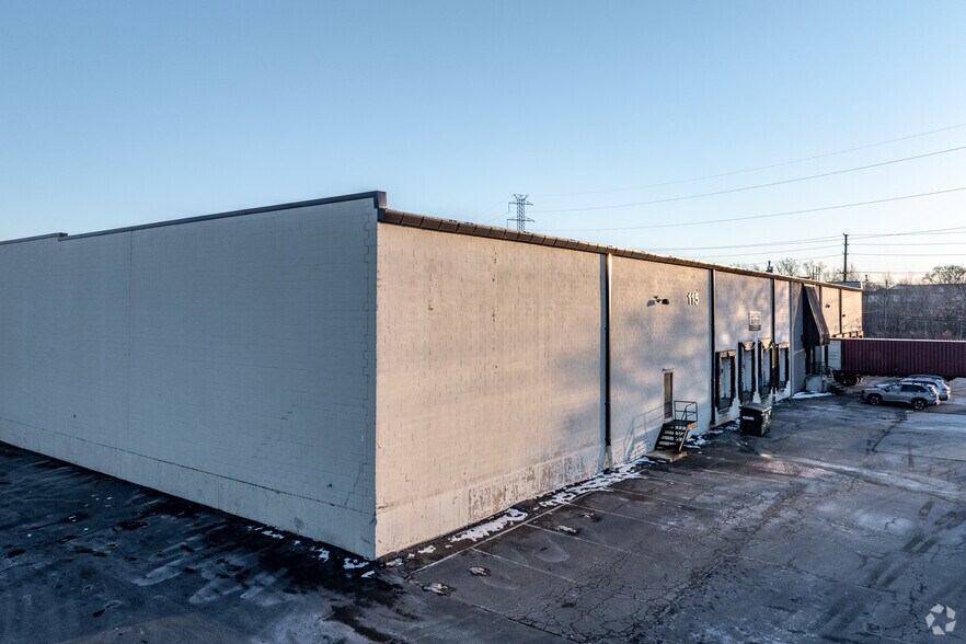 More Photos Of 111-115 Castle Rd, Secaucus Warehouse For Lease