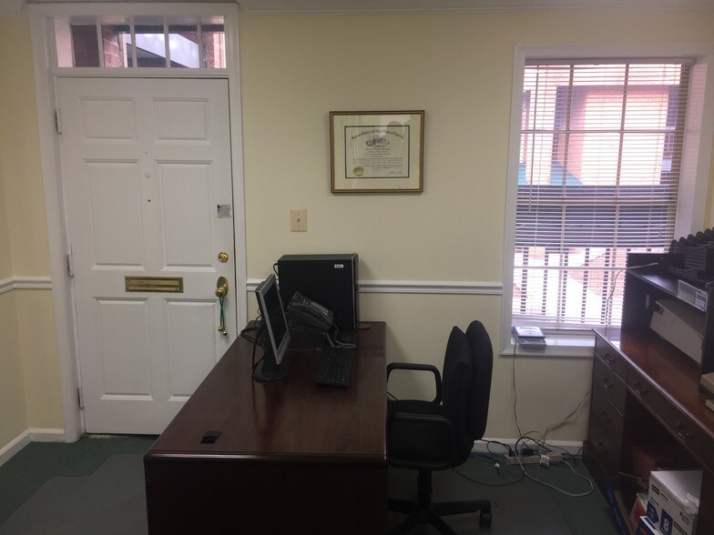 More Photos Of 8607-8609 2nd Ave, Silver Spring Medical For Sale