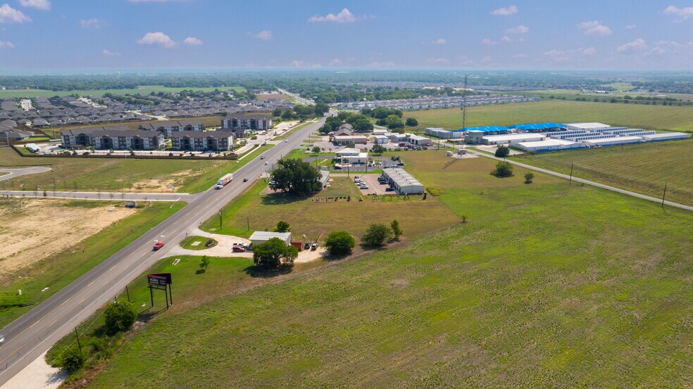 More Photos Of 2000 W San Antonio St, Lockhart Land For Sale