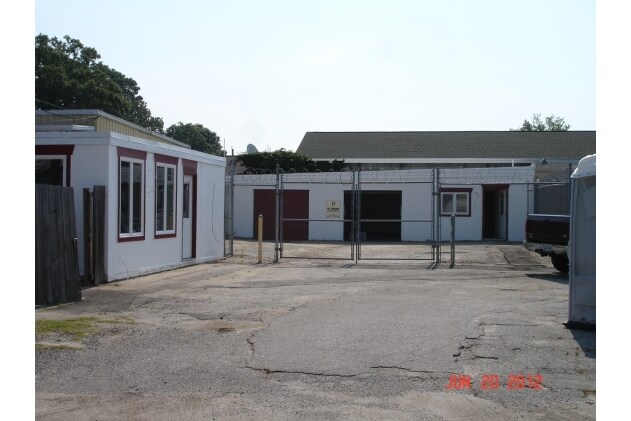 More Photos Of 900 E Little Creek Rd, Norfolk Garden Center For Lease