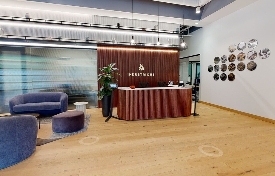 Primary Photo Of 910 S Pearl Expy, Dallas Coworking Space