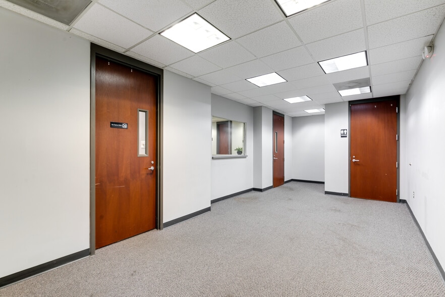 More Photos Of 8917 Fargo Rd, Richmond Office For Lease