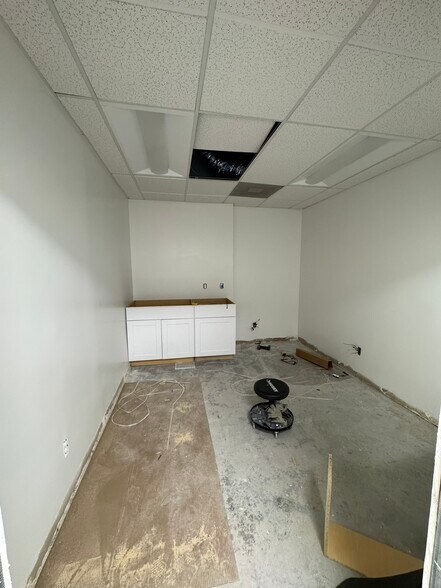 More Photos Of 6724-6758 Eton Ave, Canoga Park Warehouse For Lease