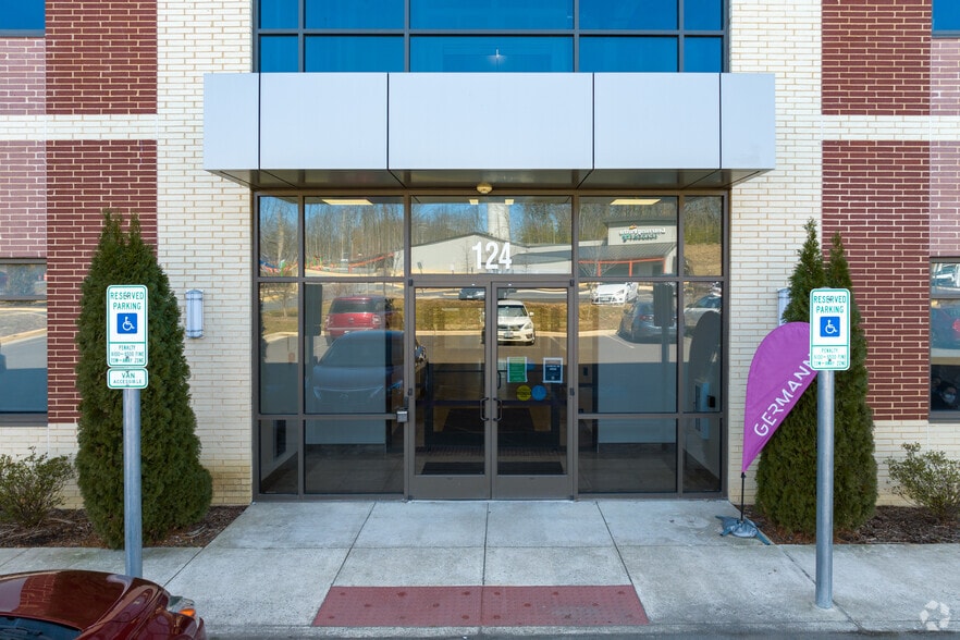 More Photos Of 124 Old Potomac Church Rd, Stafford Medical For Lease