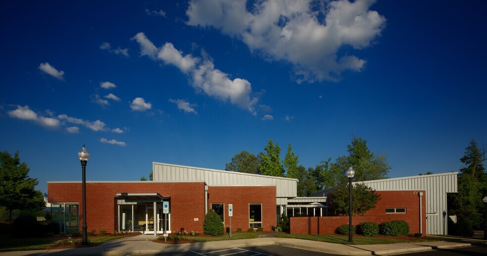 More Photos Of 2598 Highstone Rd, Cary Office For Lease