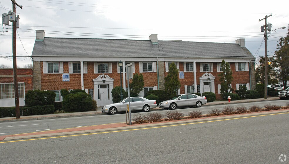 More Photos Of 99 Hillside Ave, Williston Park Medical For Lease