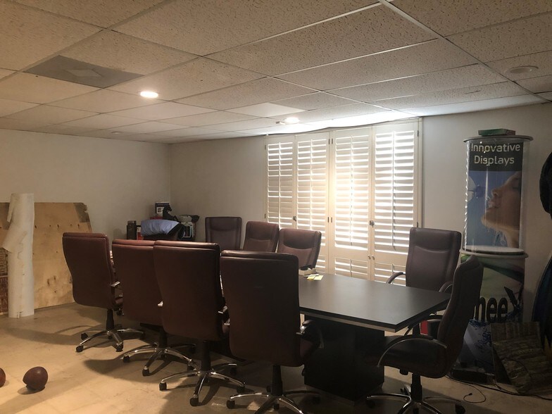 More Photos Of 4485 Runway St, Simi Valley Warehouse For Lease