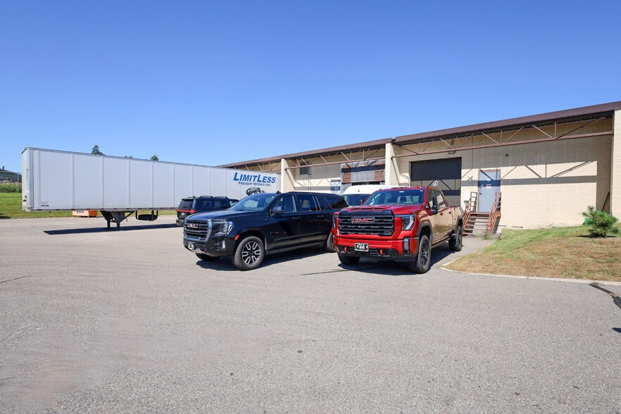 More Photos Of 2525 Nevada Ave N, Golden Valley Light Distribution For Sale