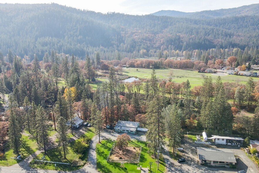 More Photos Of 1790 Main St, Weaverville Veterinarian Kennel For Sale