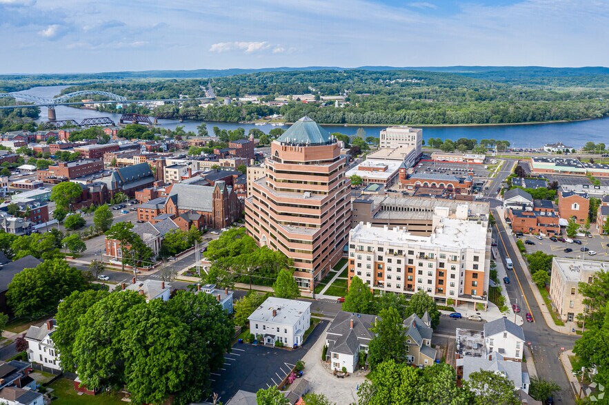 More Photos Of 213 Court St, Middletown Office For Lease