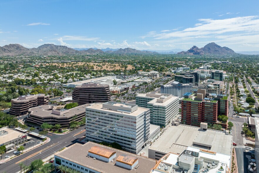 More Photos Of 2325 E Camelback Rd, Phoenix Office For Lease