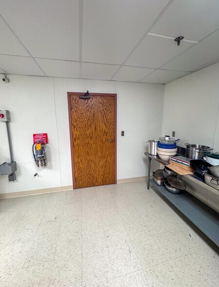 More Photos Of 2002 2nd St SW, Rochester Storefront Retail Office For Sale