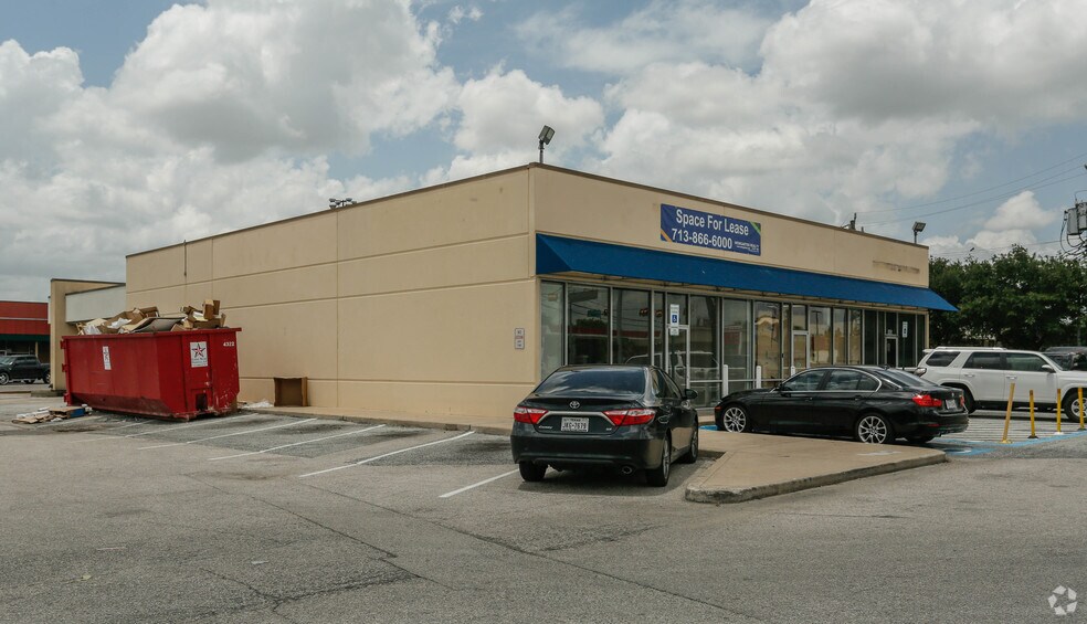 More Photos Of 9400-9450 Cullen Blvd, Houston Unknown For Lease