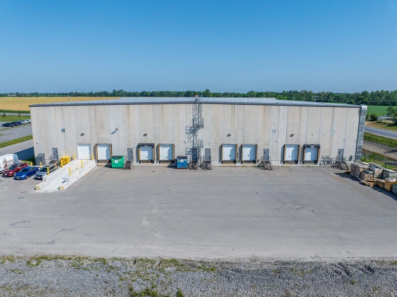 More Photos Of 832 Burton Rd, Ottawa Warehouse For Lease