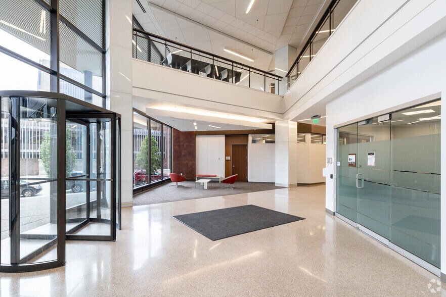 More Photos Of 330 2nd Ave S, Minneapolis Office For Lease