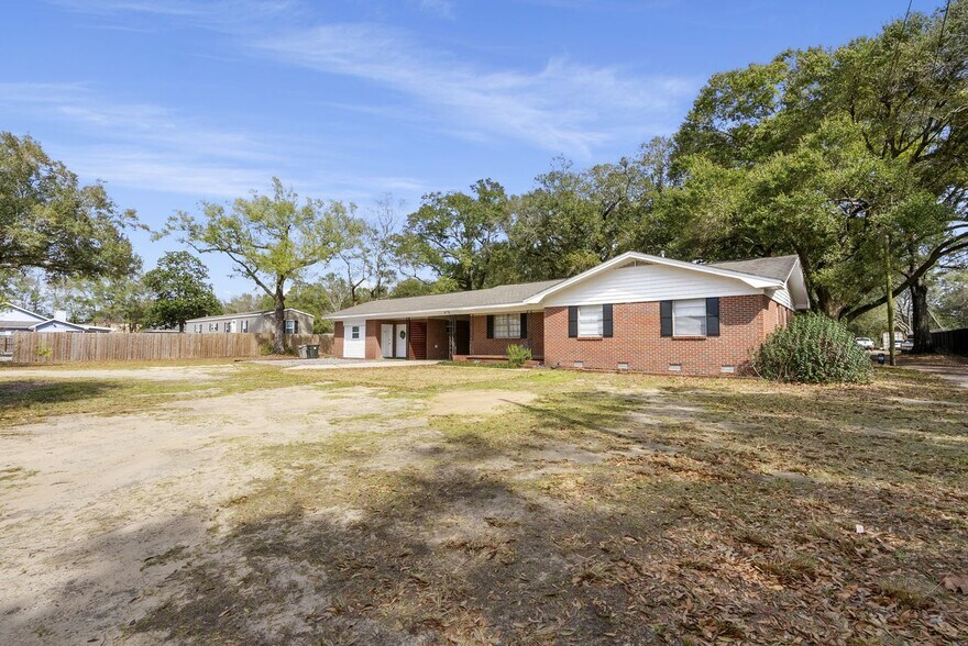 More Photos Of 9250 Untreiner Ave, Pensacola Office Residential For Sale
