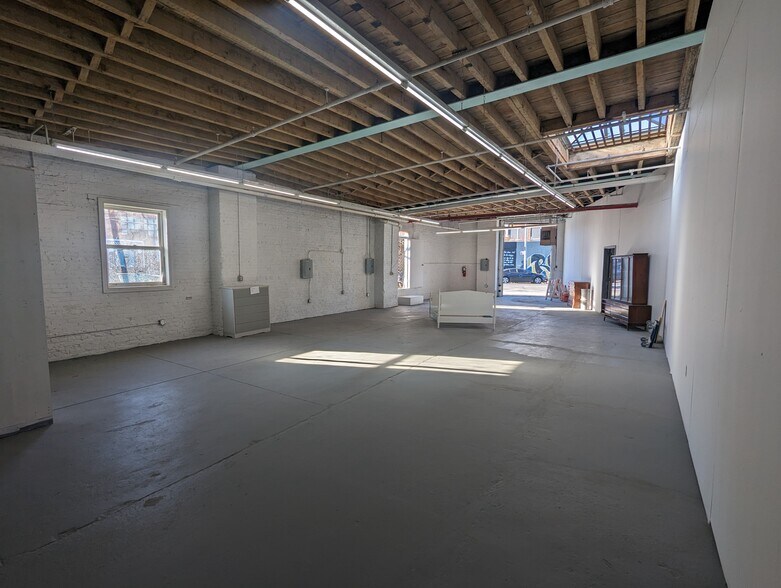 More Photos Of 27 Knickerbocker Ave, Brooklyn Industrial For Sale