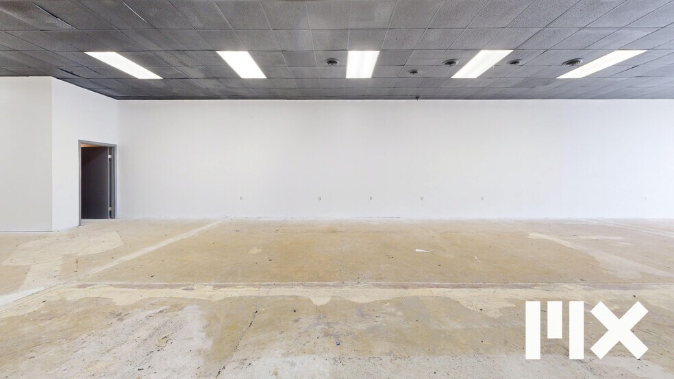 More Photos Of 3220 Bay Rd, Saginaw Storefront For Sale