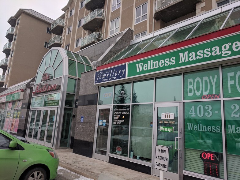 More Photos Of 1518 Centre St N, Calgary Apartments For Lease