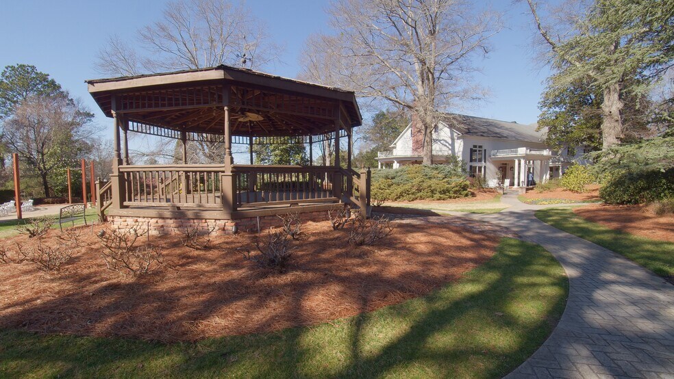 More Photos Of 1176 Atlanta Hwy, Auburn Specialty For Sale