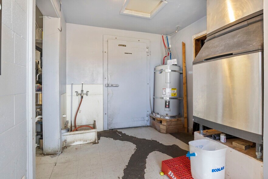 More Photos Of 10 E Main St, Castle Dale Convenience Store For Sale