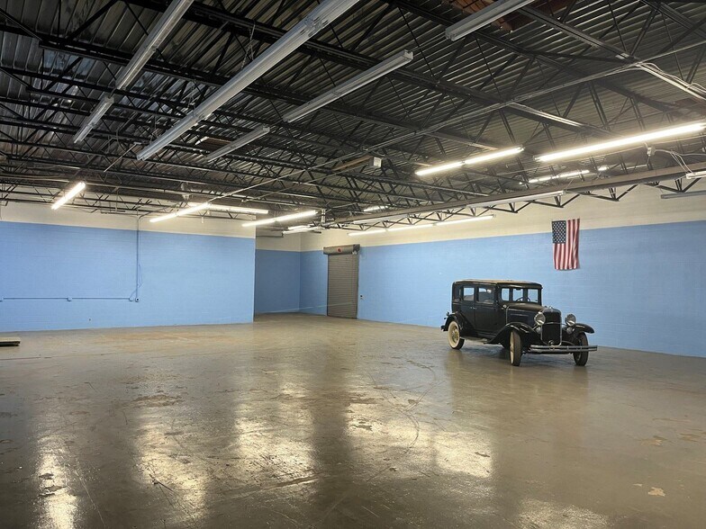 More Photos Of 1733-1739 W Main St, Oklahoma City Warehouse For Sale